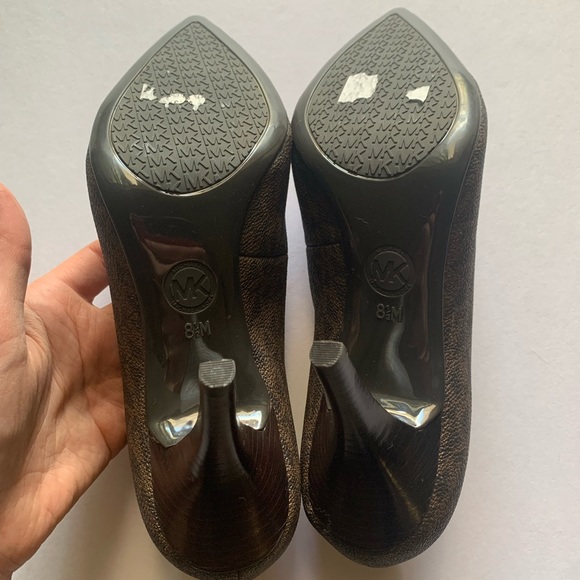 NWT MK Michael Kors flex mid pump size 8.5 brown MK design - Picture 12 of 12
